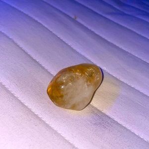 This Crystal helps with depression and anxiety it can’t go in the sun.